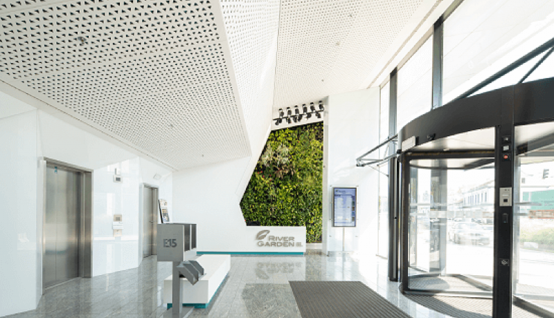 4 samostatné reprezentativní recepce